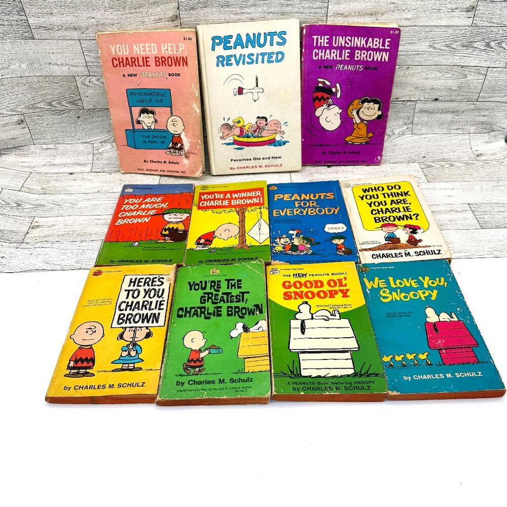Vintage Charlie Brown & Snoopy Comic‎ Books by Charles M. Schulz (11 each)